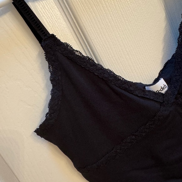 Aritzia crop tank - Picture 3 of 3